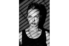 ../images/Model_Julie/ACH7797BW.jpg