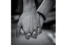 ../images/hands/_AC31105.jpg